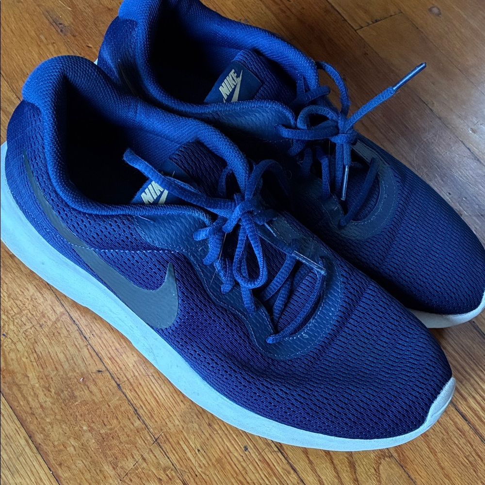 Nike Men's Navy Blue Sneakers